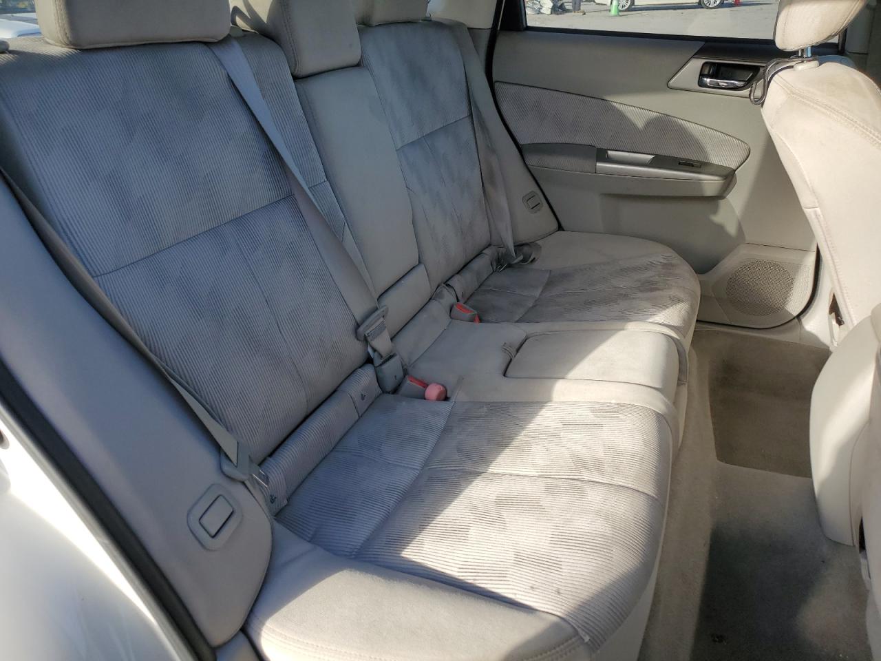 2010 Subaru Forester - Image 11