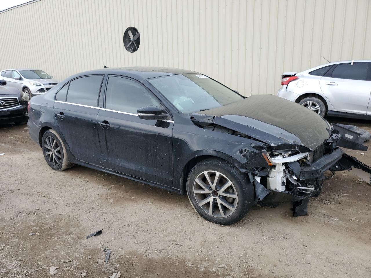 2017 Volkswagen Jetta - Image 4