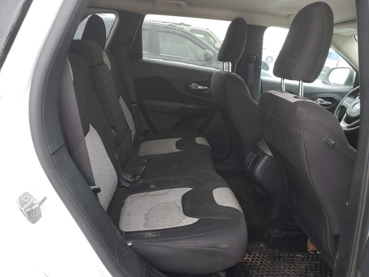 2014 Jeep Grand Cherokee - Image 10