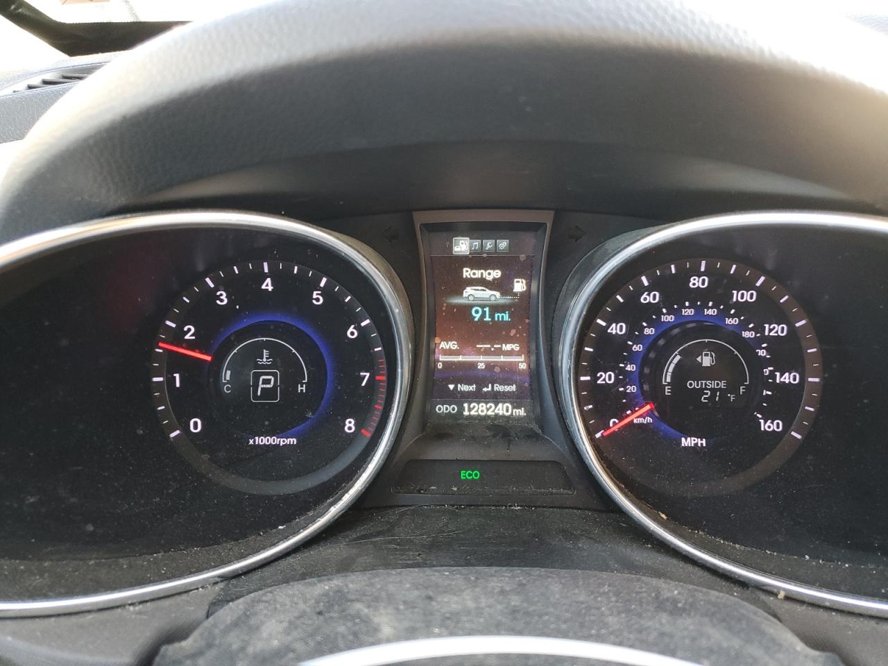 2014 Hyundai Santa Fe - Image 9