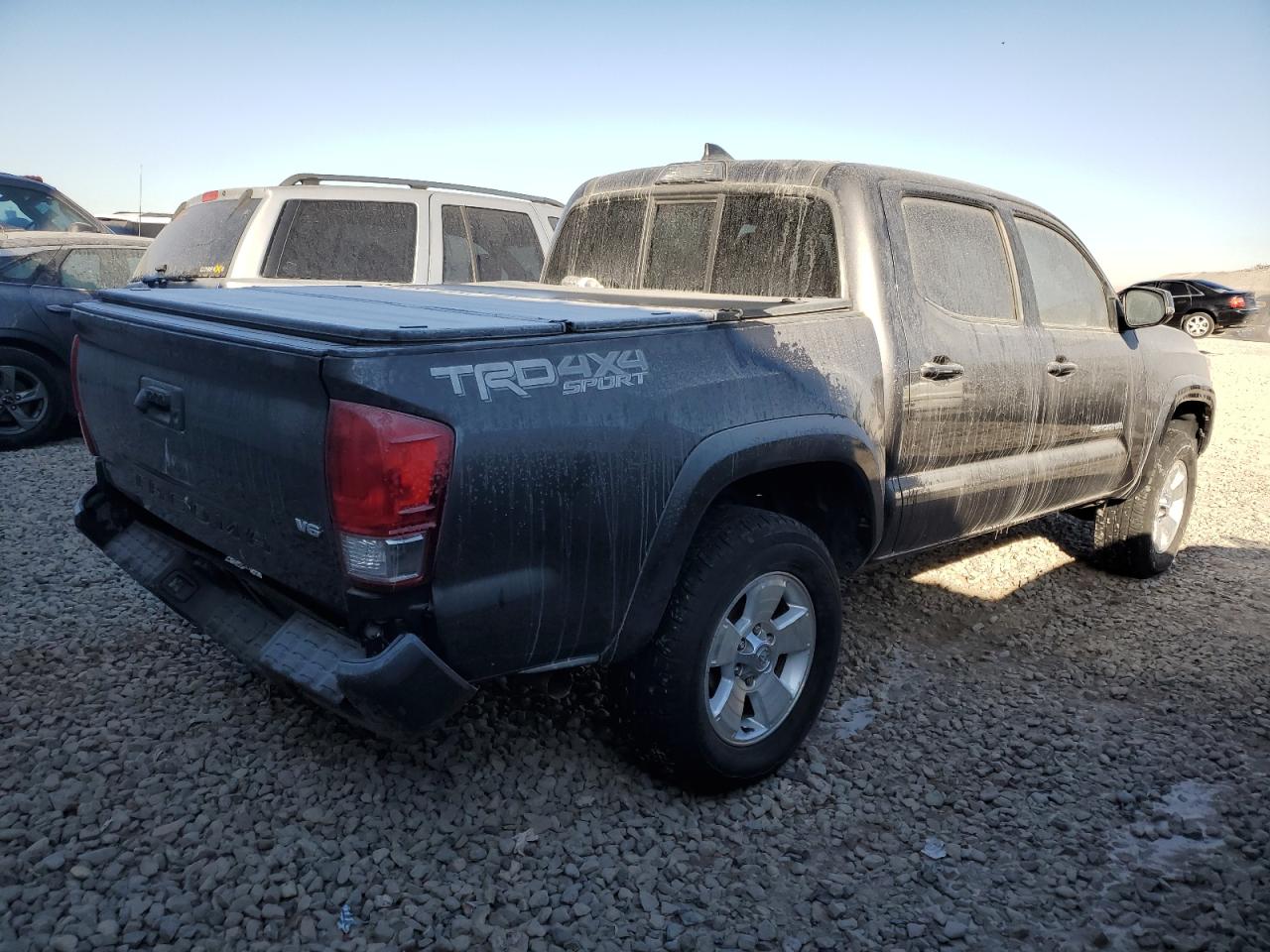 2016 Toyota Tacoma - Image 3