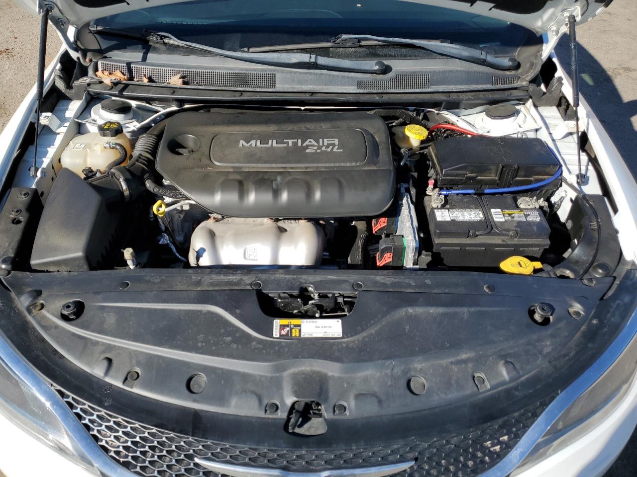 2016 Chrysler 200 - Image 11