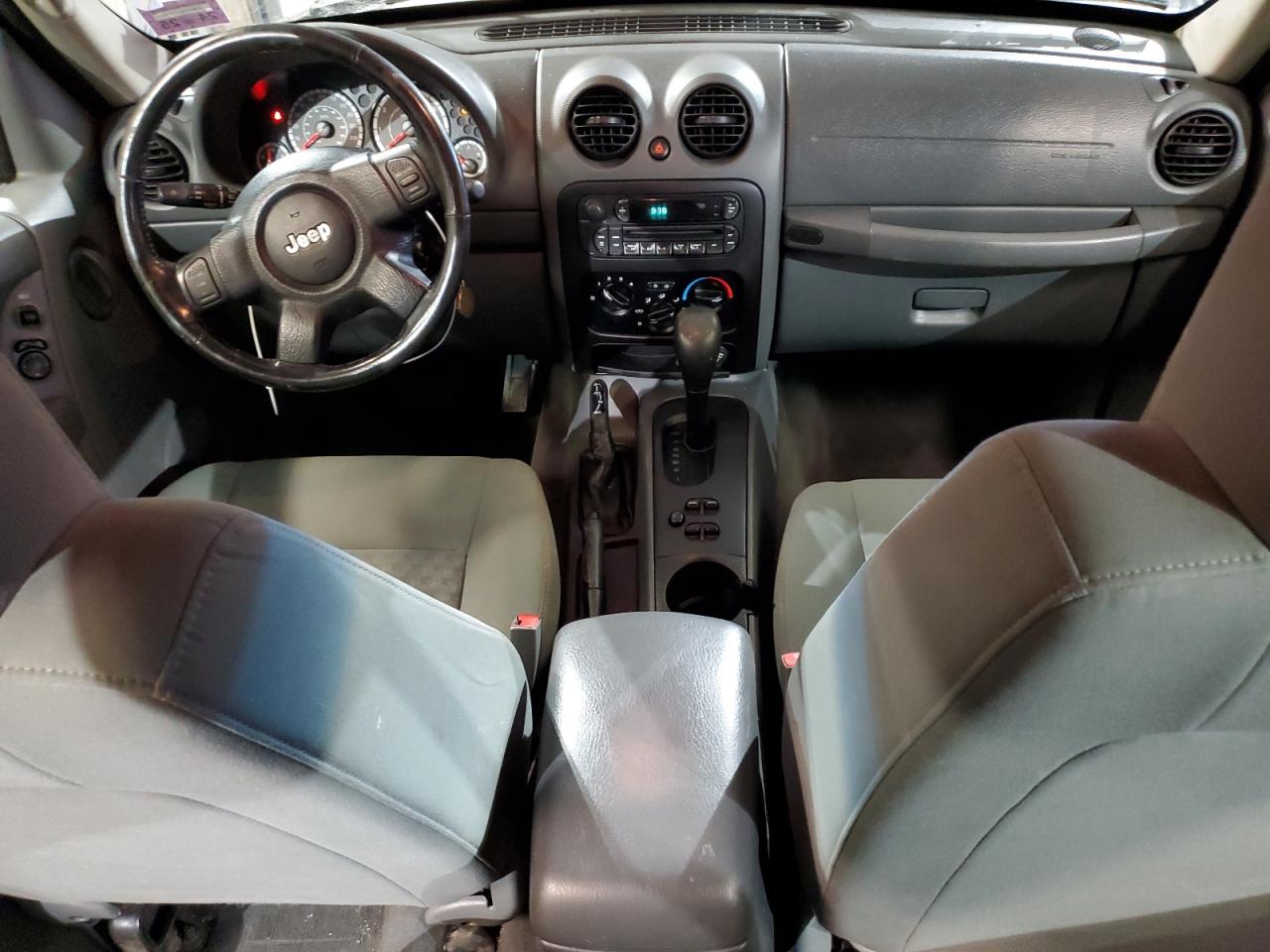 2006 Jeep Liberty (North America) - Image 8