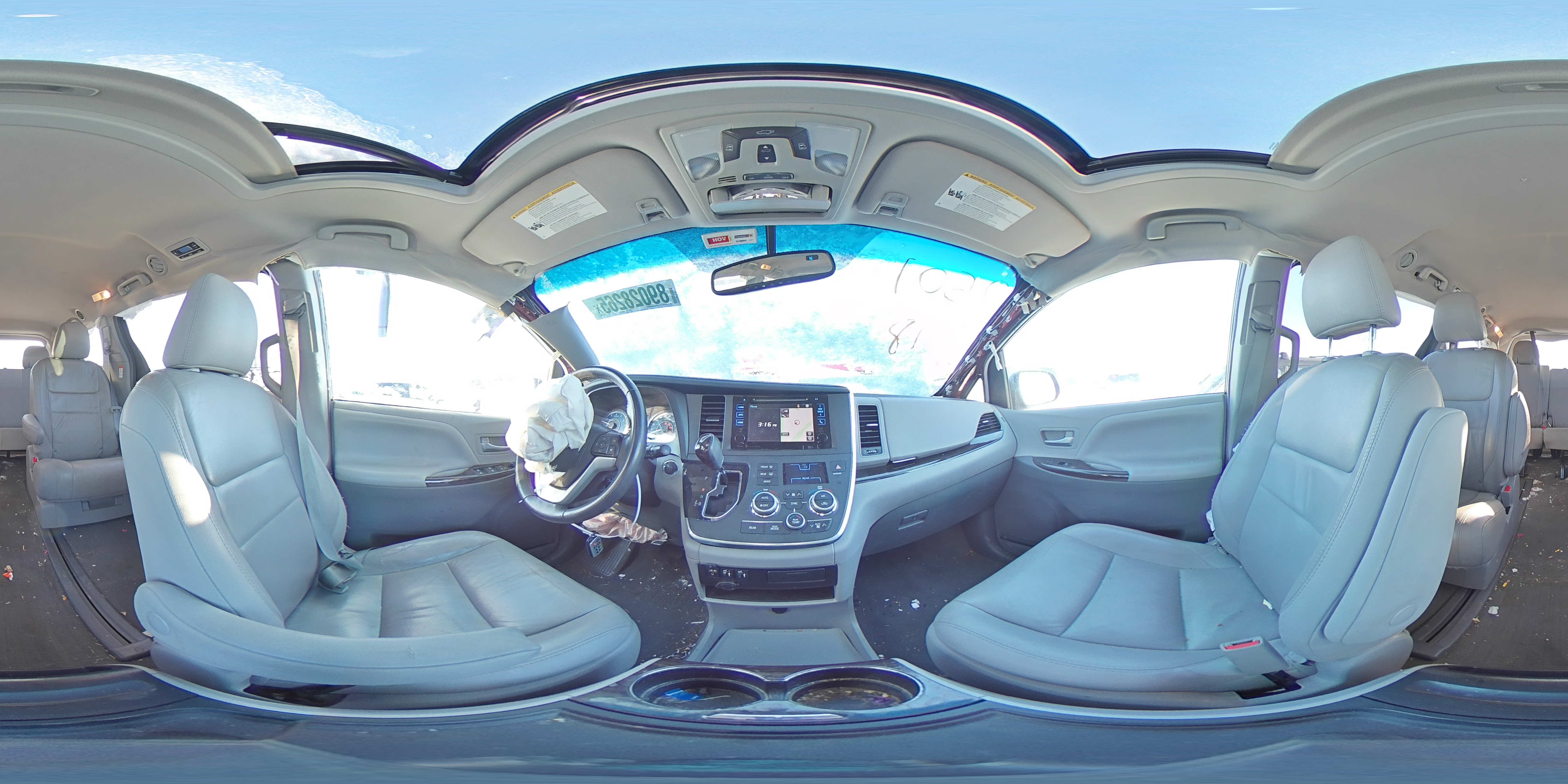 2017 Toyota Sienna - Image 14