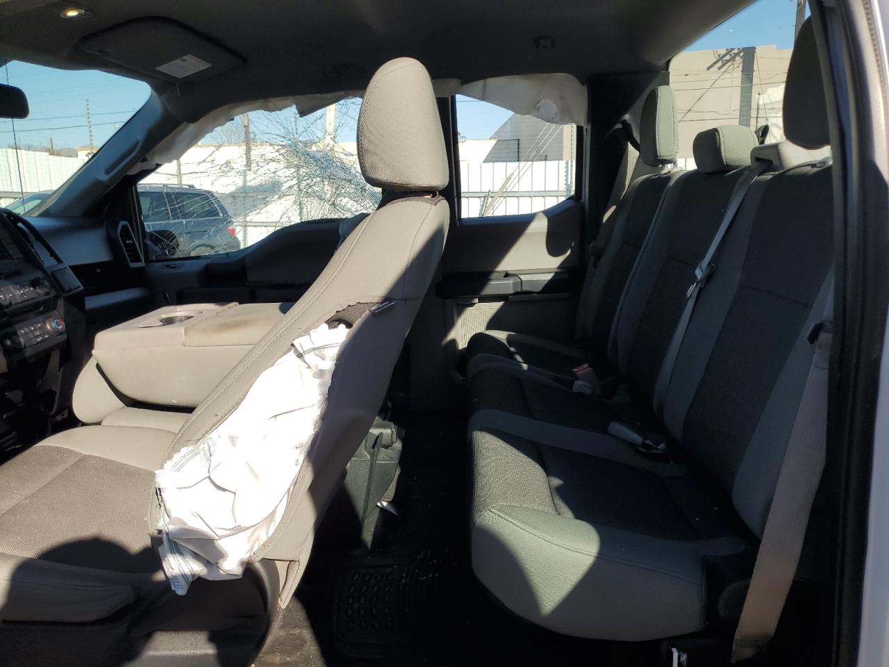 2015 Ford F-150 - Image 10