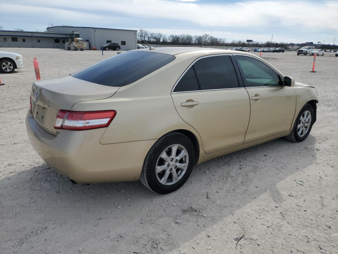 2011 Toyota Camry - Image 3