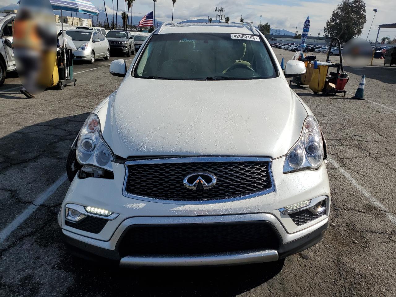 2017 Infiniti QX50 - Image 5