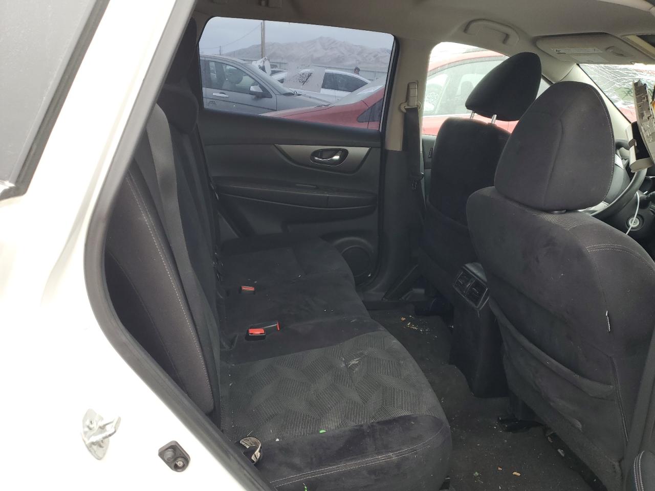 2015 Nissan Rogue - Image 10