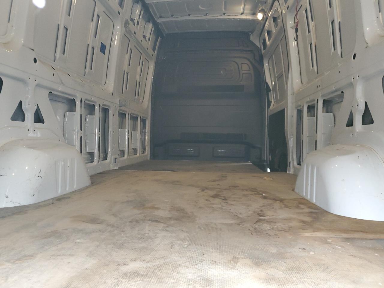 2023 Mercedes-Benz Sprinter - Image 10