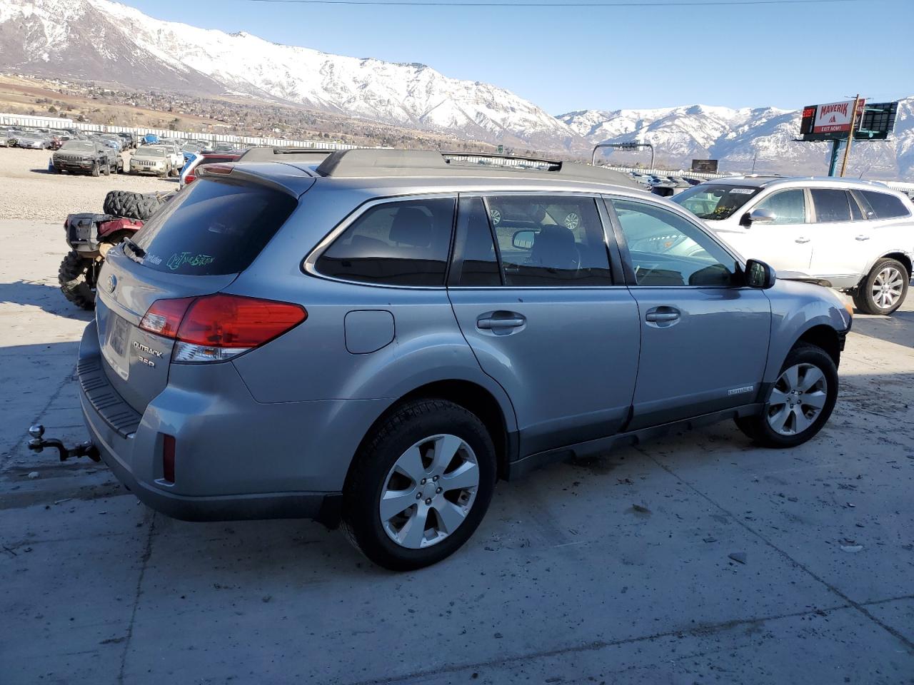 2010 Subaru Outback - Image 3