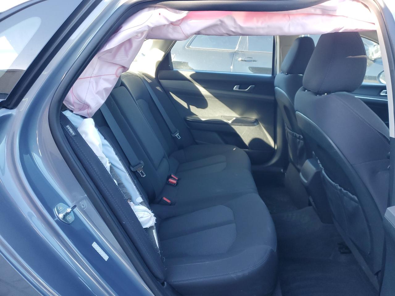 2023 Kia K5 - Image 10