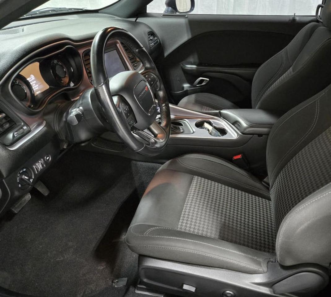 2019 Dodge Challenger - Image 9