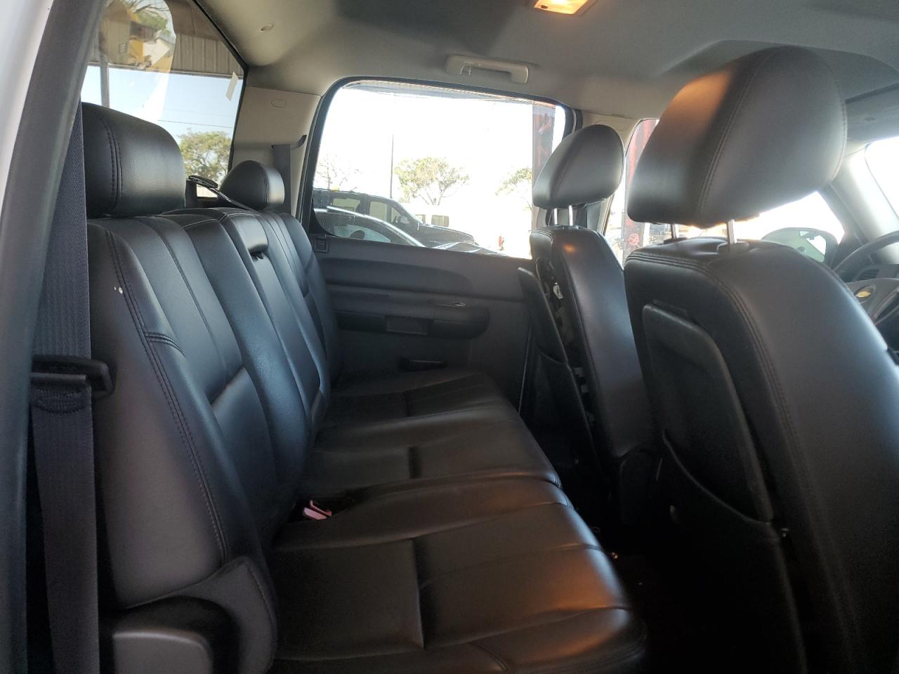 2011 Chevrolet Silverado - Image 10