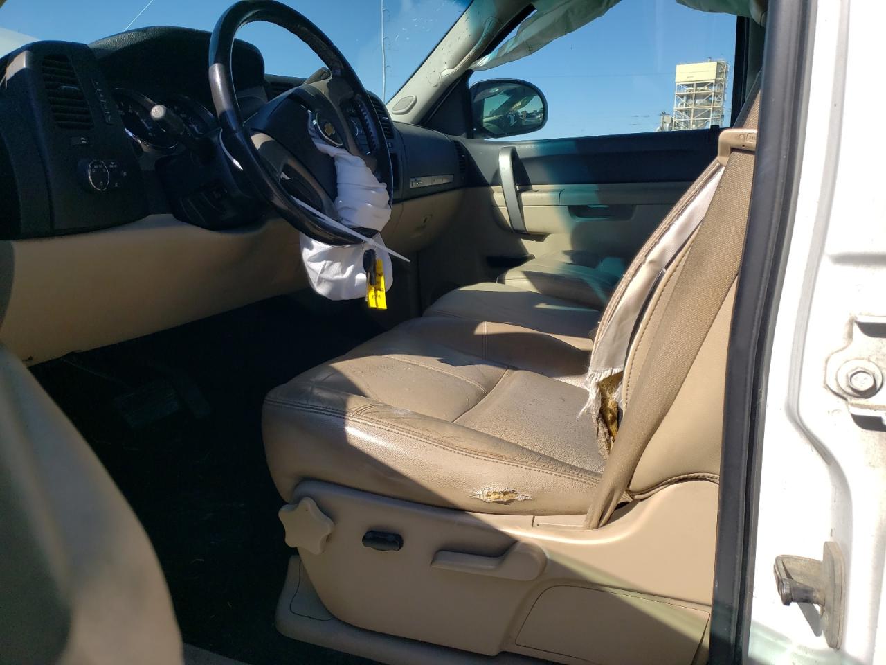 2011 Chevrolet Silverado - Image 7