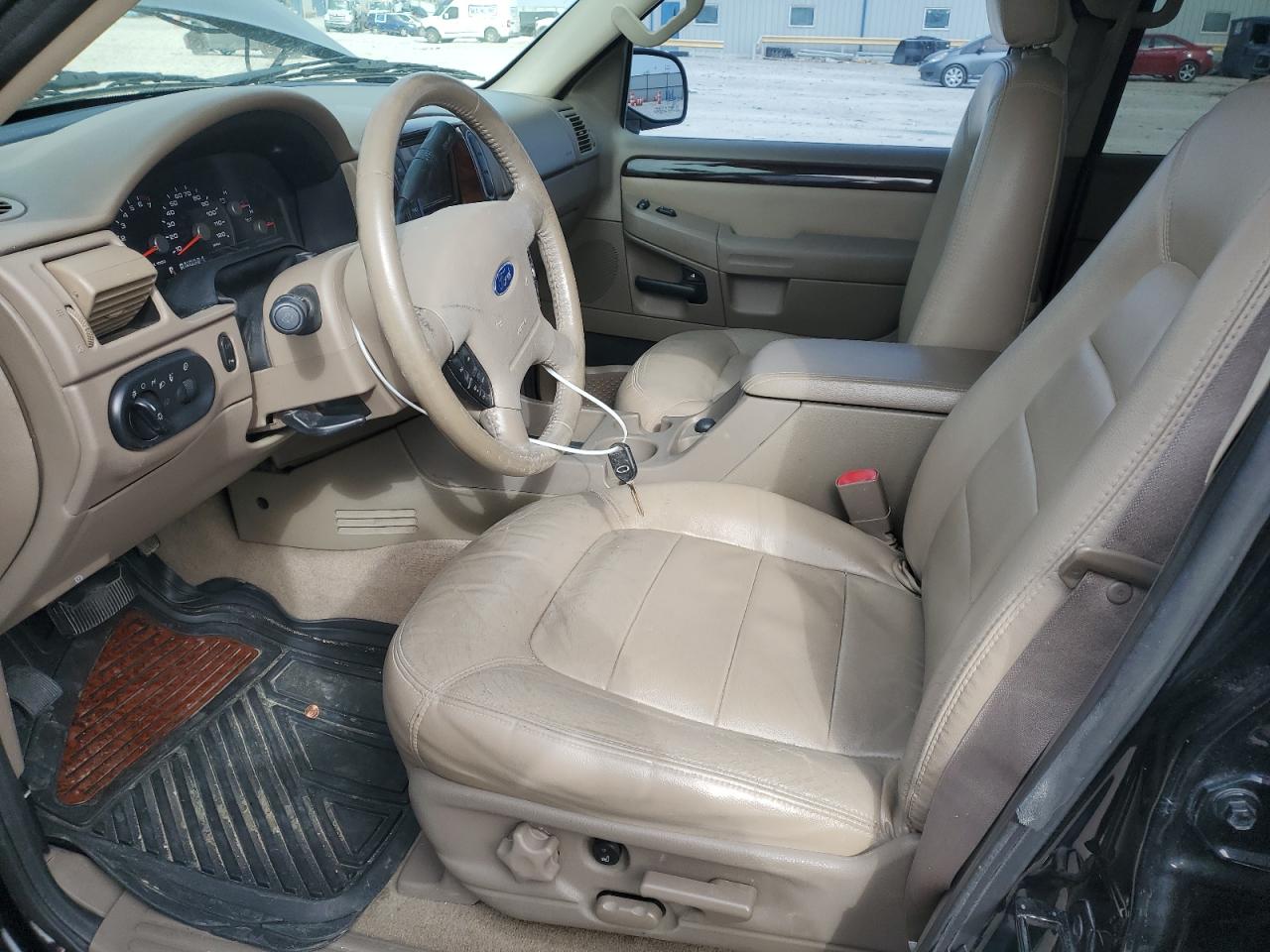 2004 Ford Explorer - Image 7