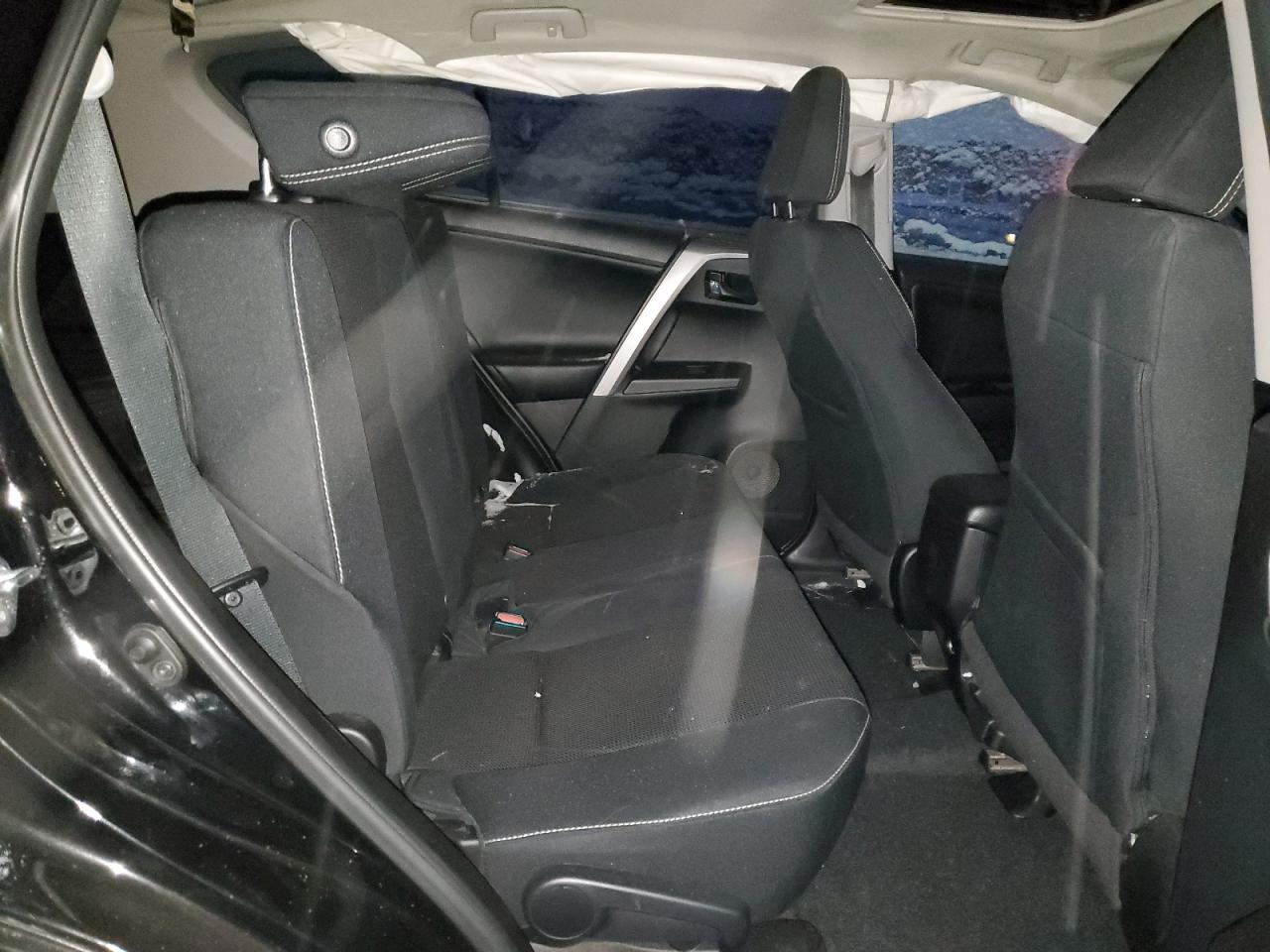2018 Toyota RAV 4 - Image 11