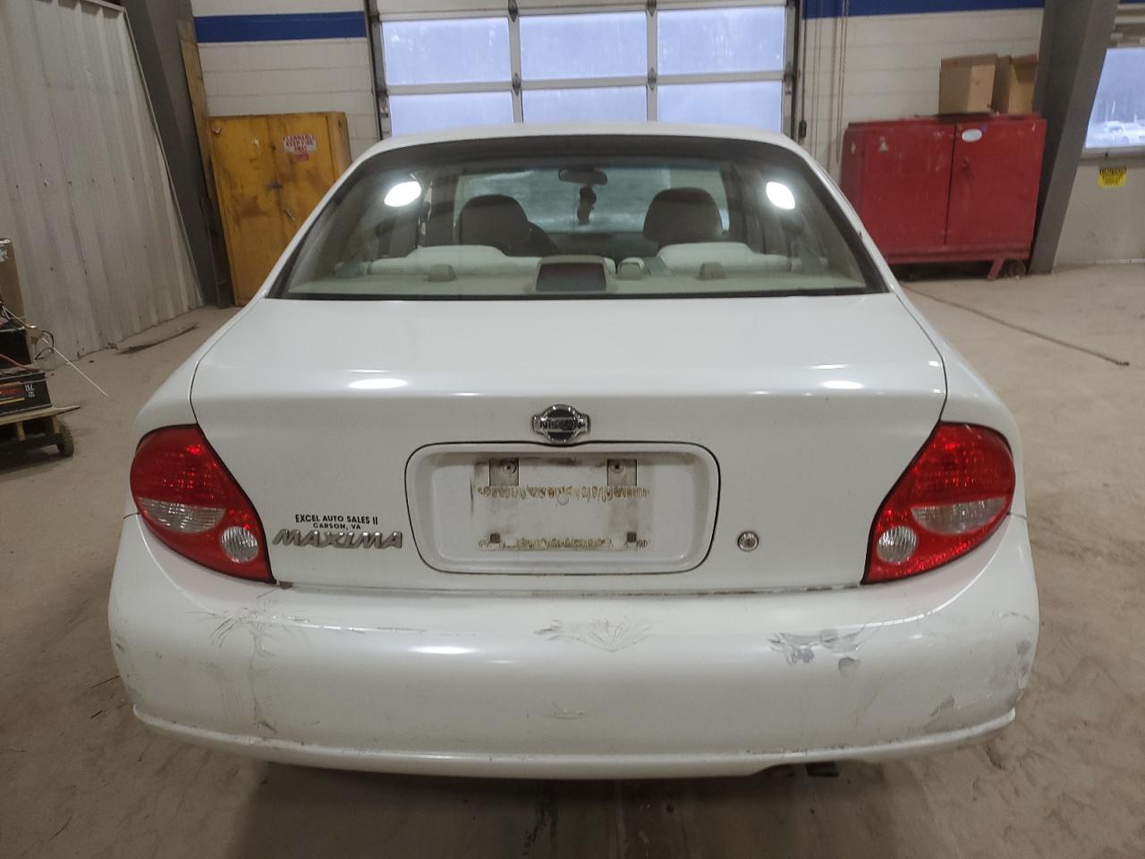 2000 Nissan Maxima - Image 6