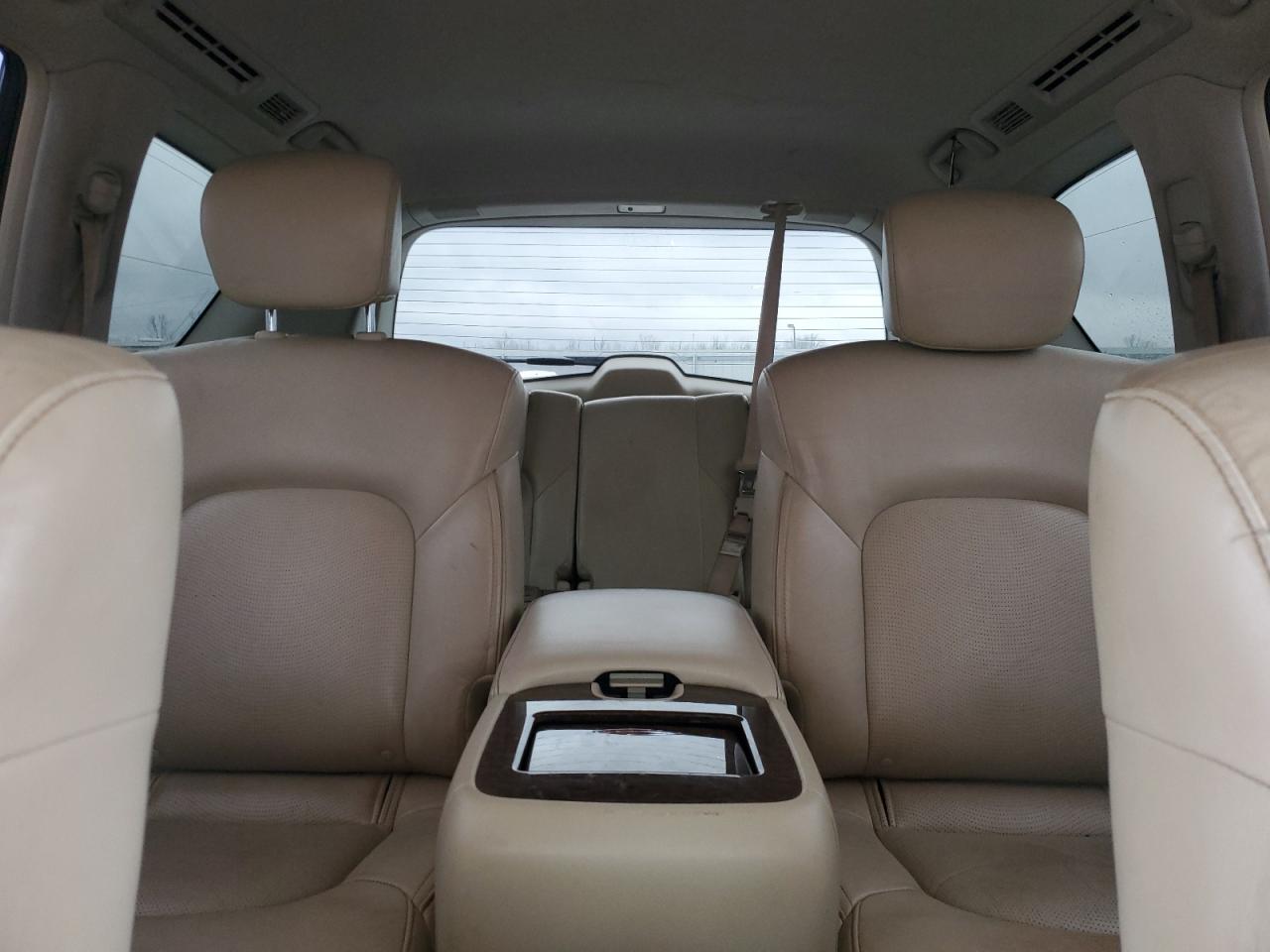 2015 Infiniti QX80 - Image 10