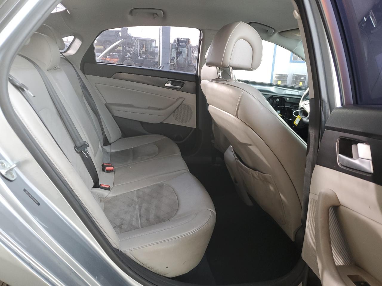 2015 Hyundai Sonata - Image 11