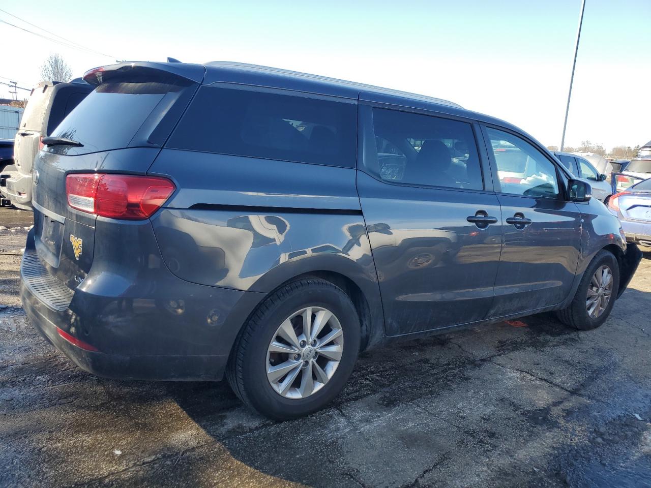 2016 Kia Sedona - Image 3