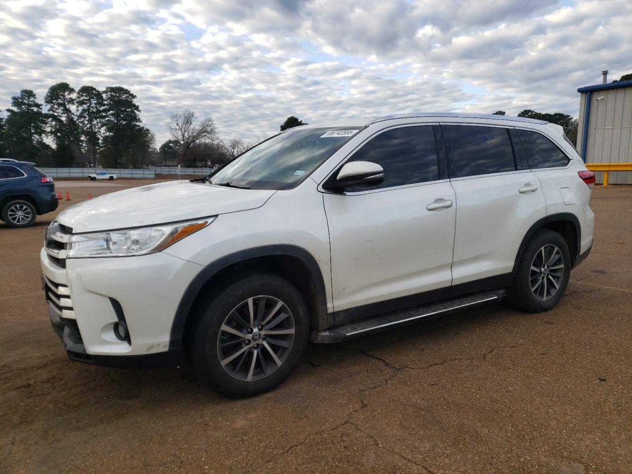 2019 Toyota Highlander - Image 1