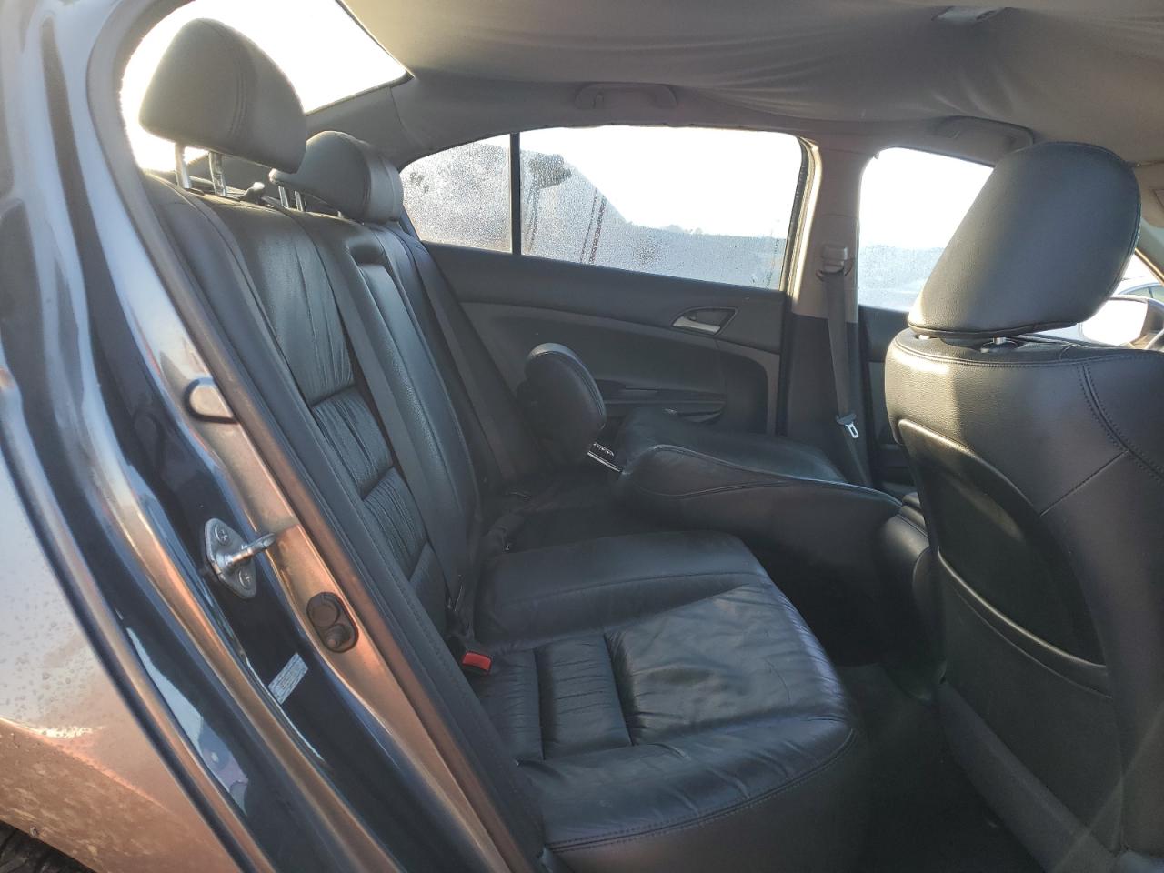 2012 Honda Accord - Image 10
