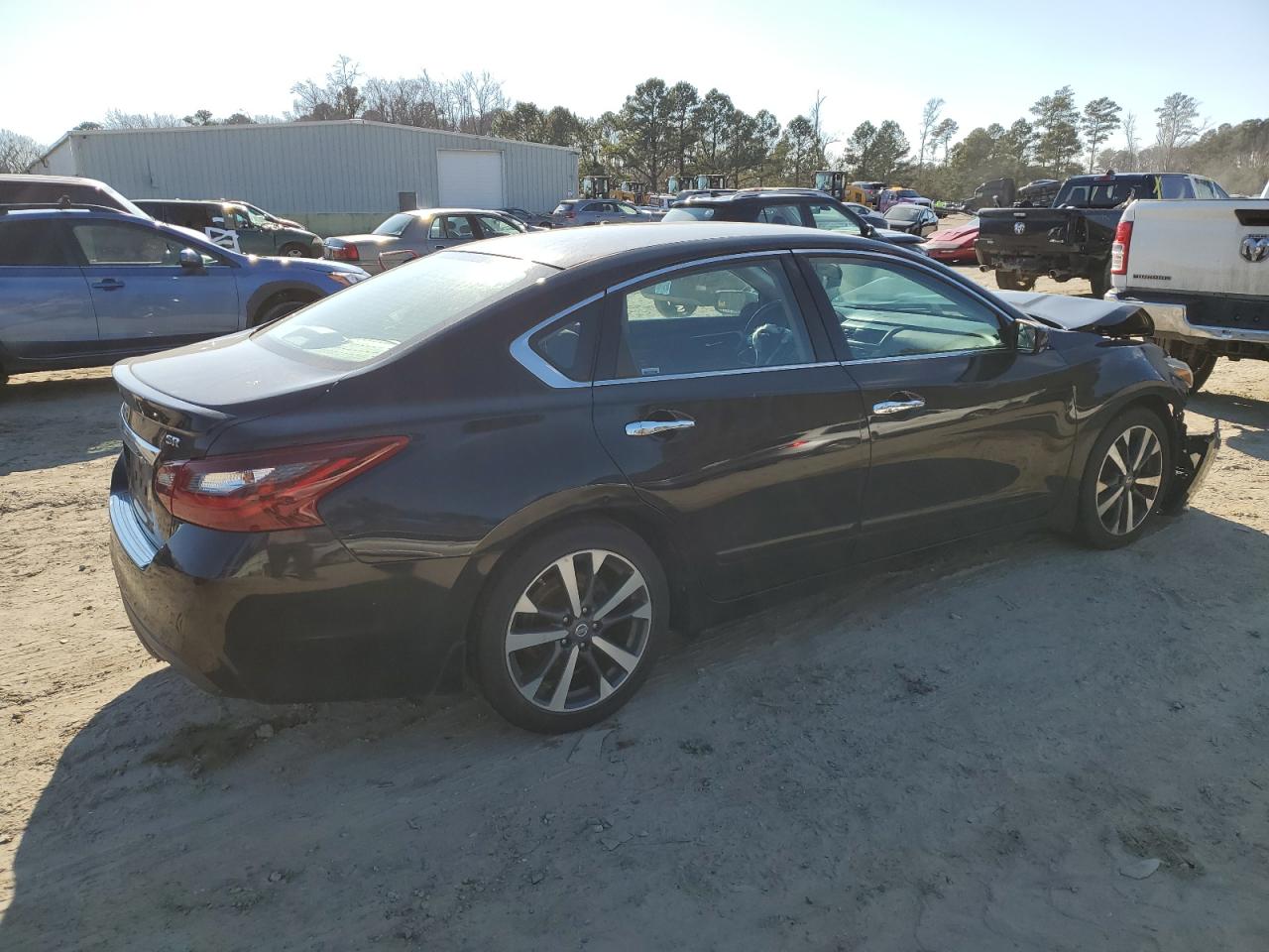 2017 Nissan Altima - Image 3