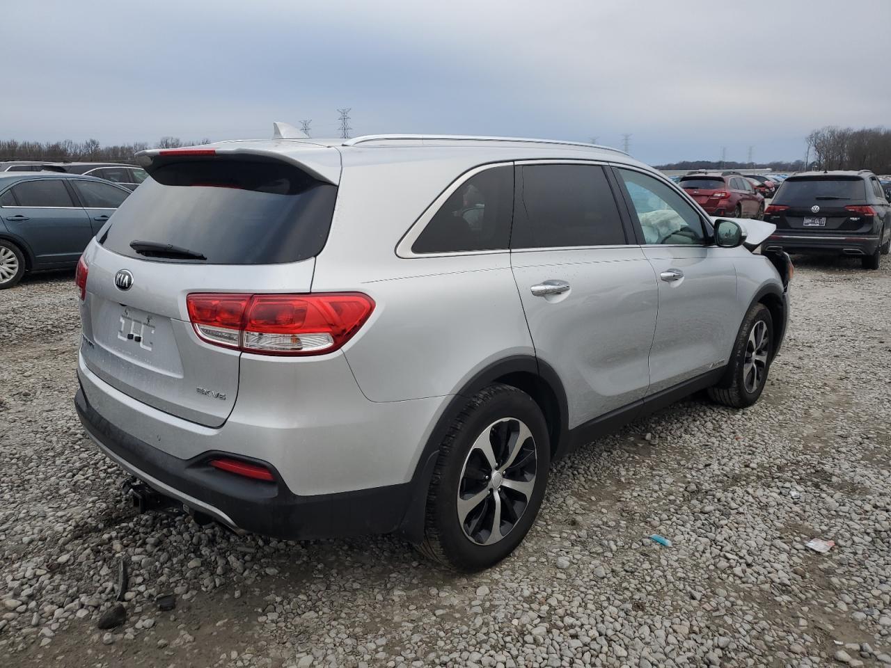 2016 Kia Sorento - Image 3