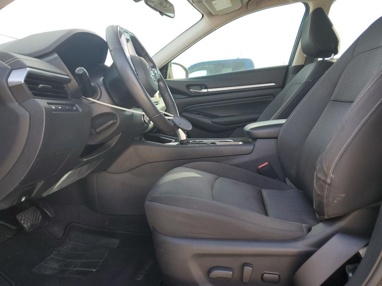 2021 Nissan Altima - Image 7