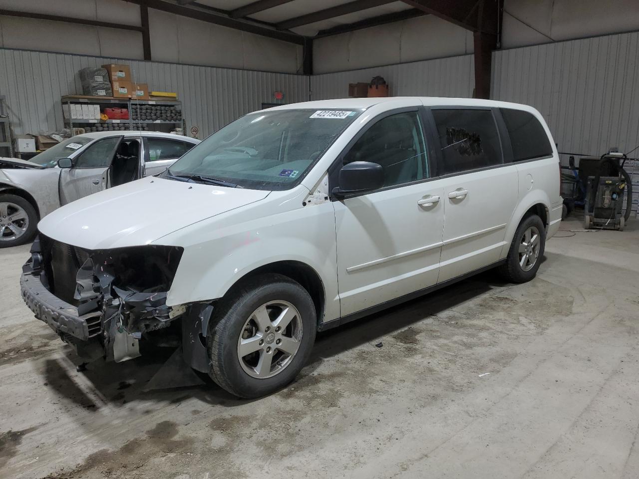 2010 Dodge Caravan - Image 1