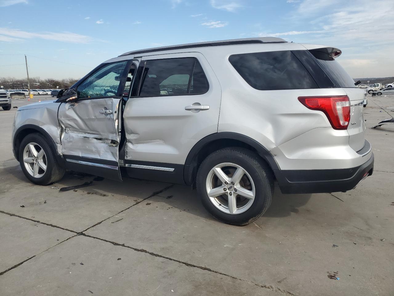 2018 Ford Explorer - Image 2