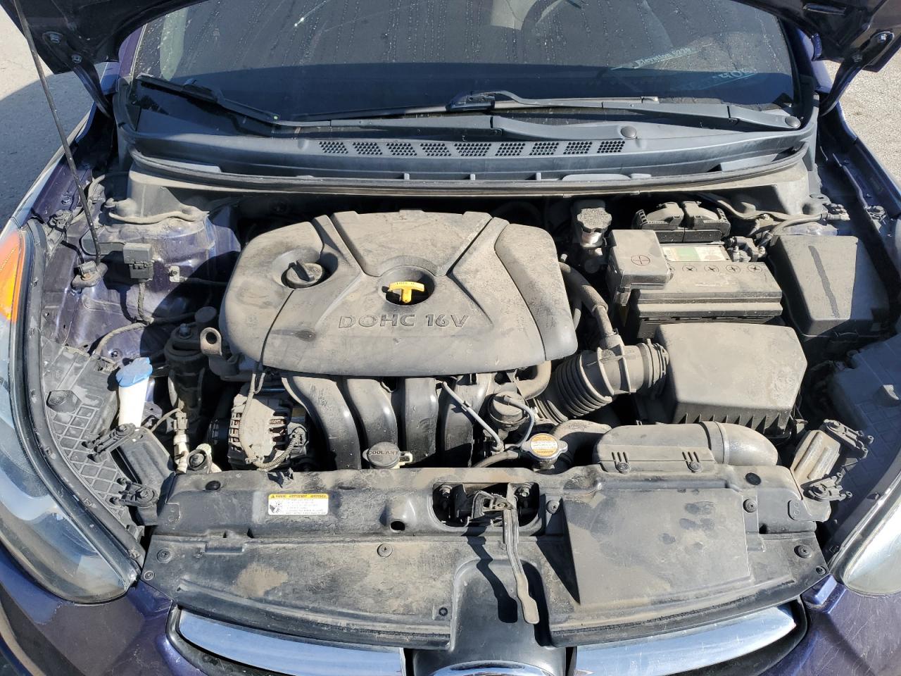2011 Hyundai Elantra - Image 13