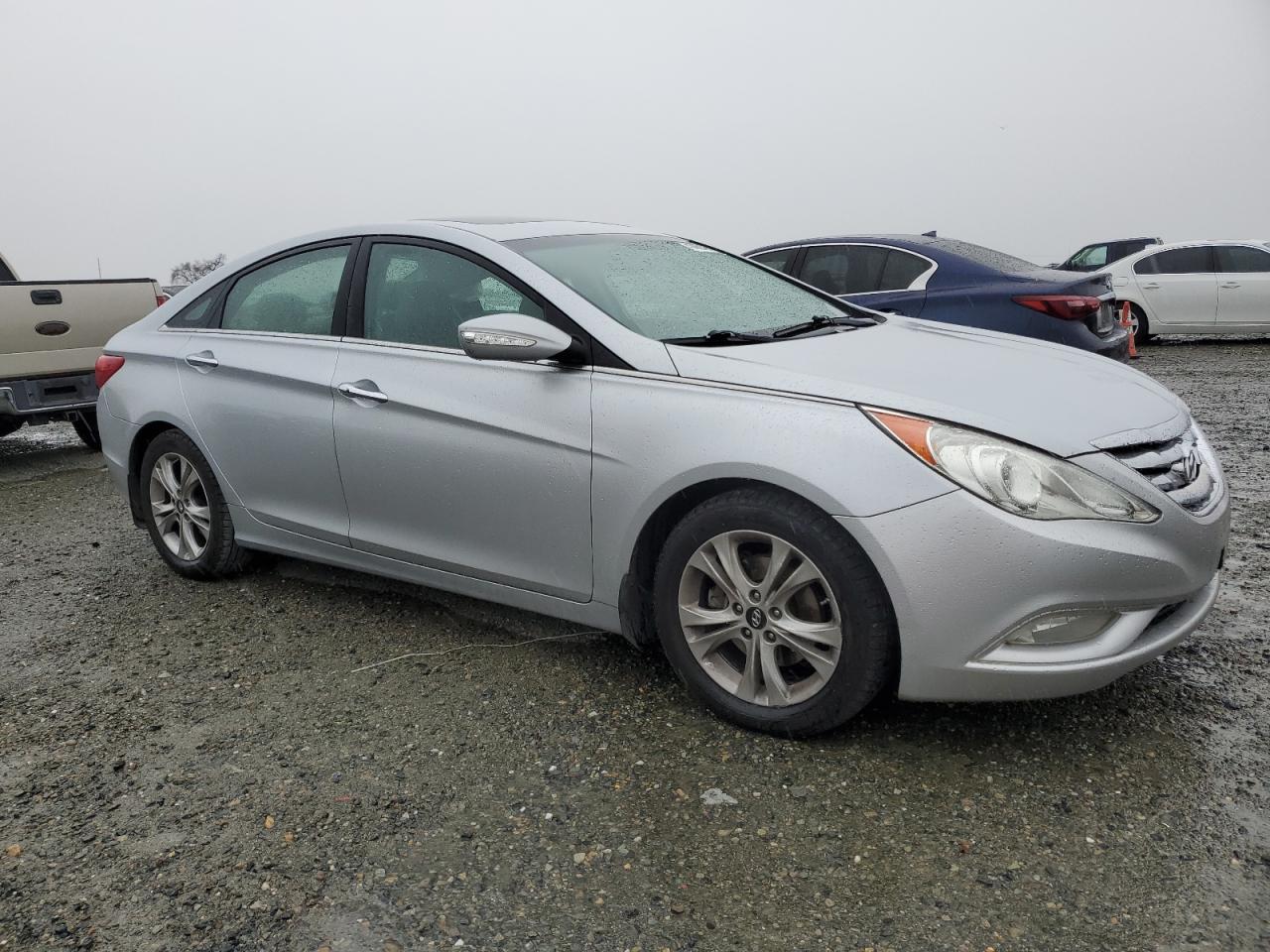 2013 Hyundai Sonata - Image 4
