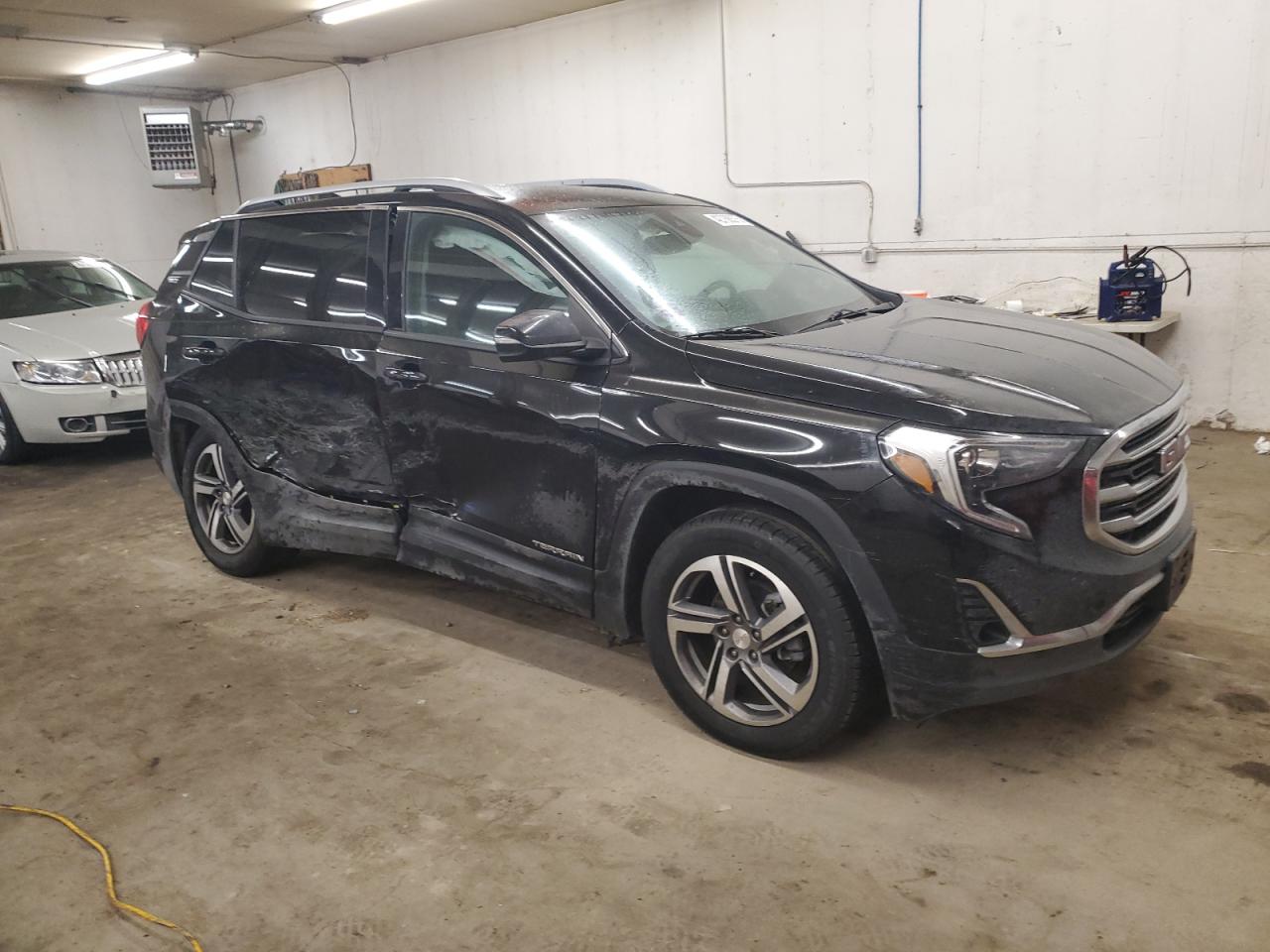 2020 GMC Terrain - Image 4