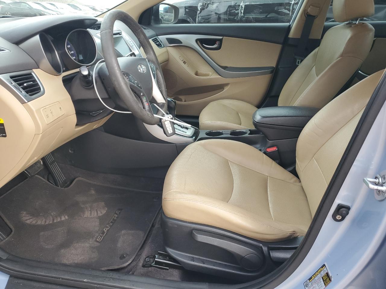 2012 Hyundai Elantra - Image 7