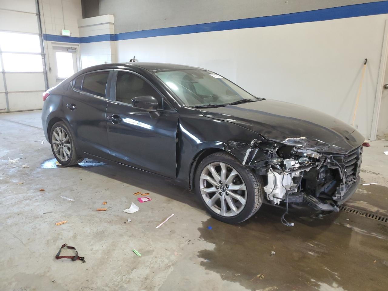 2017 Mazda 3 - Image 4