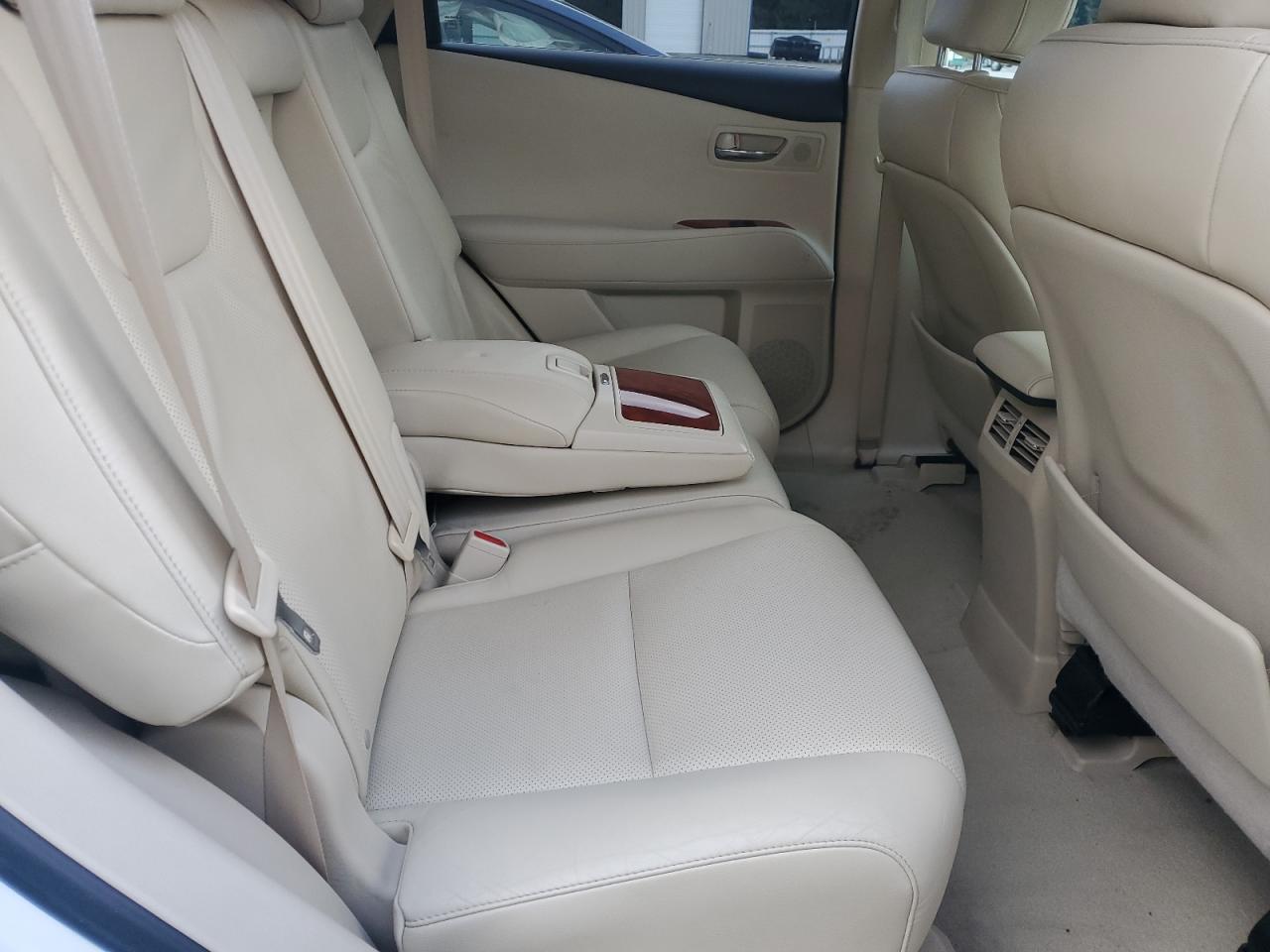 2010 Lexus RX - Image 11