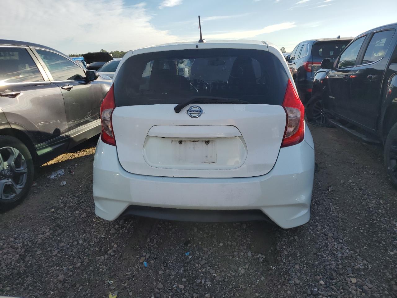 VIN 3N1CE2CP8JL358957 2018 NISSAN VERSA no.6