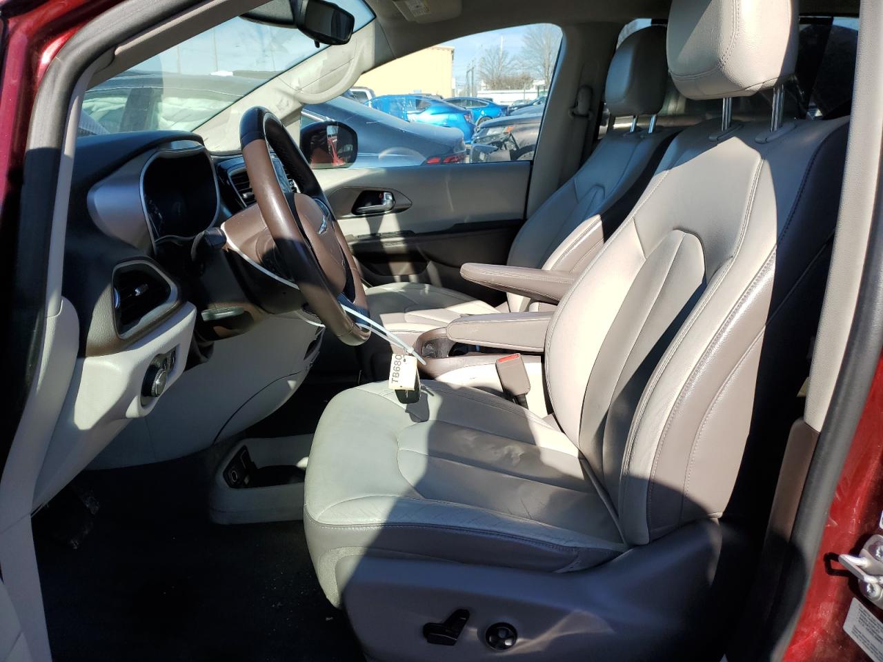 2017 Chrysler Pacifica - Image 7