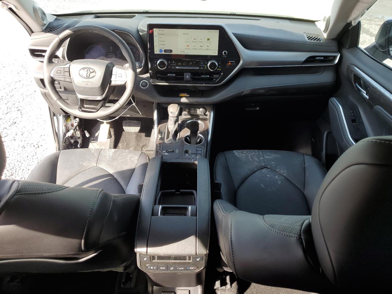 2024 Toyota Highlander - Image 8