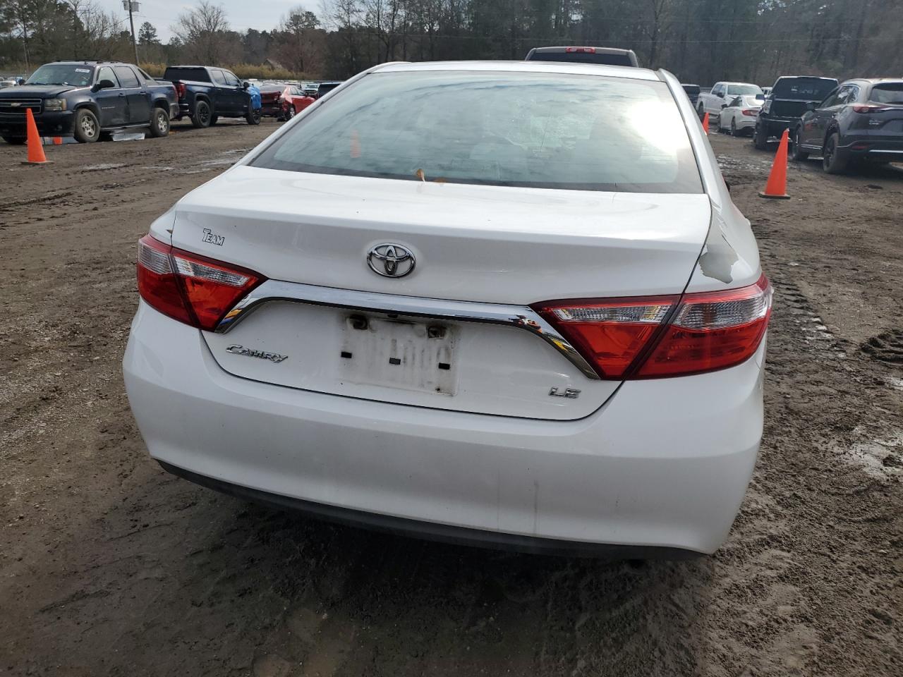 2015 Toyota Camry - Image 6