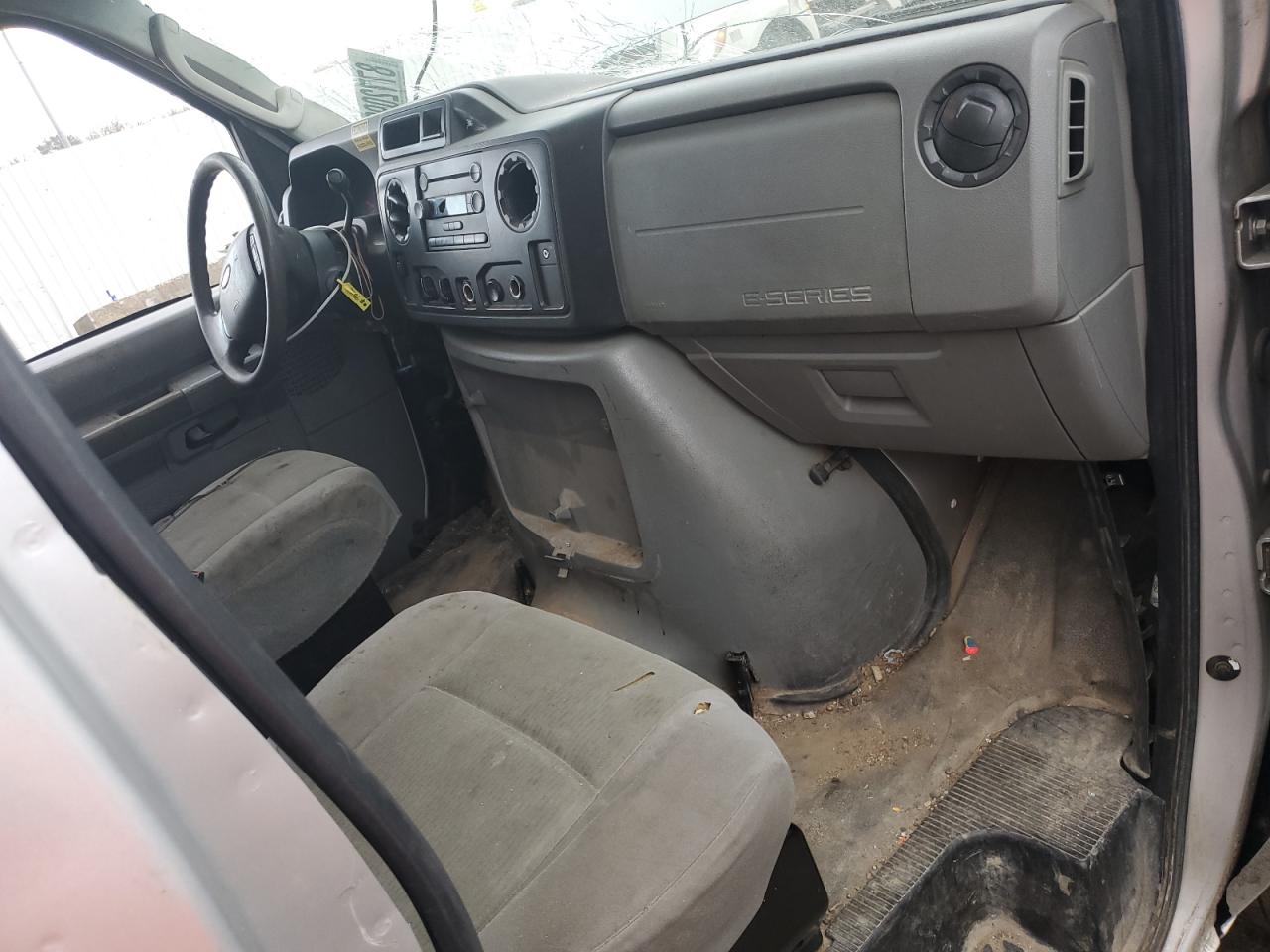 2011 Ford Econoline - Image 8