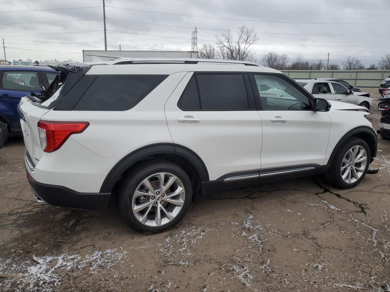2023 Ford Explorer - Image 3