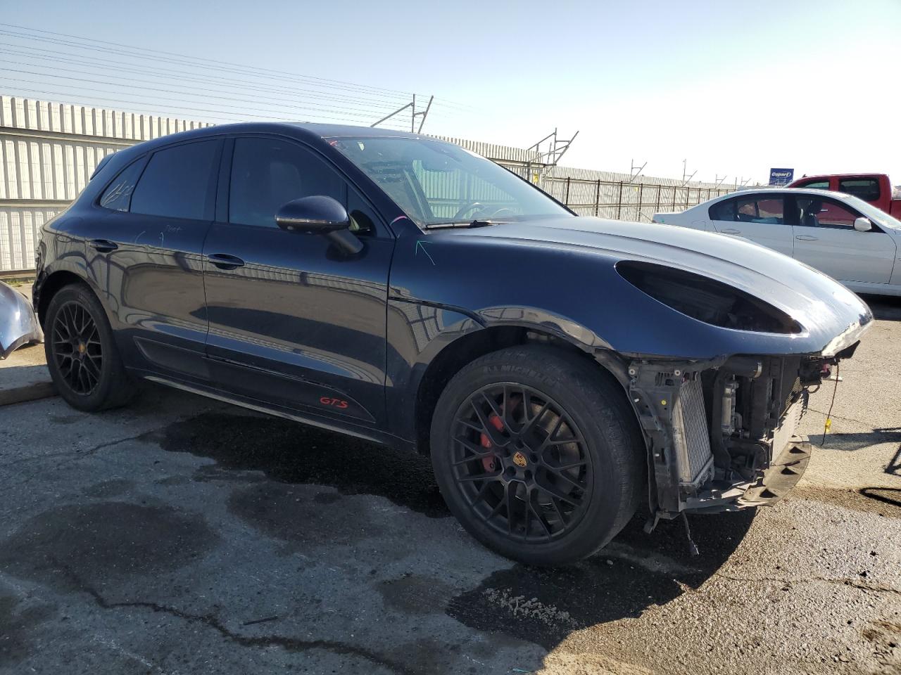 2021 Porsche Macan - Image 4