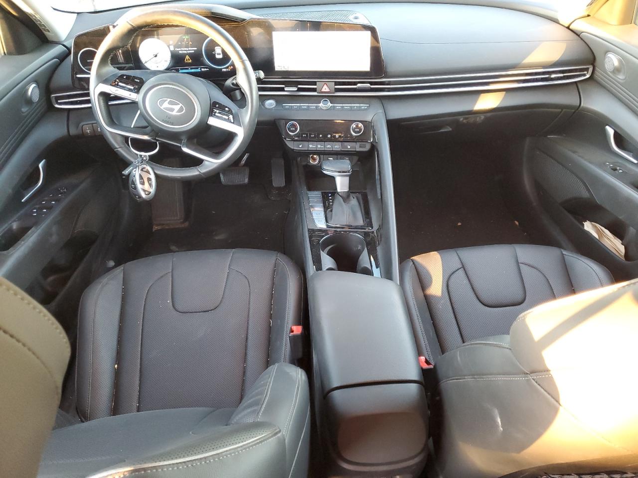 2024 Hyundai Elantra - Image 8