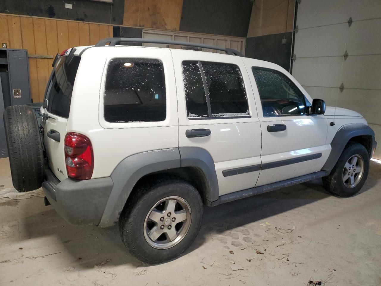 2006 Jeep Liberty (North America) - Image 3