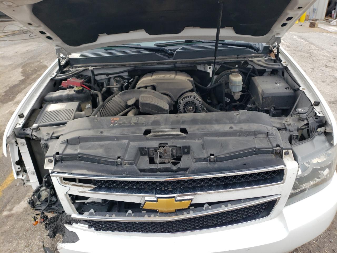 2013 Chevrolet Suburban - Image 12