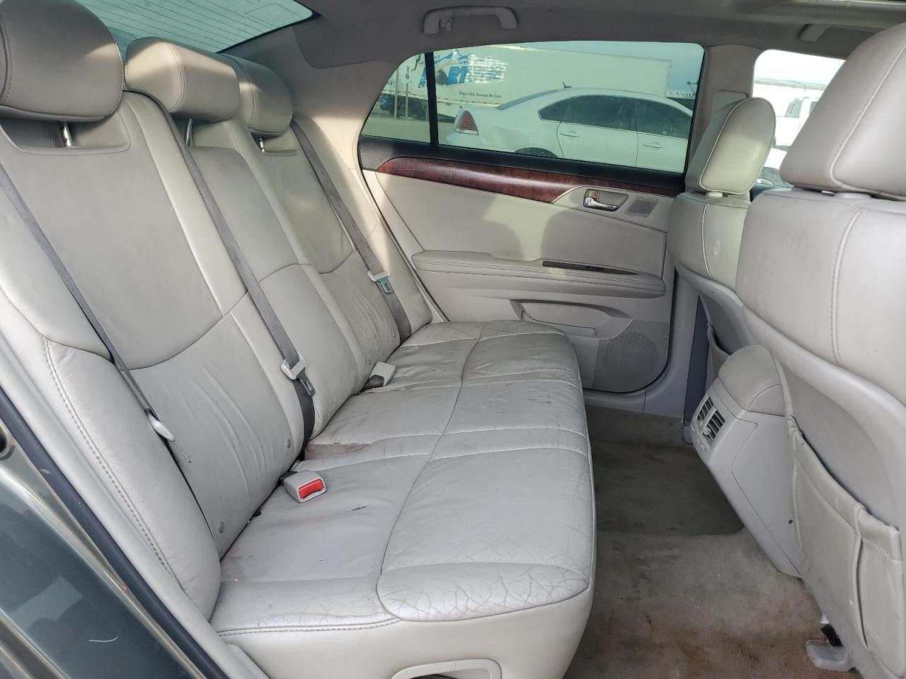 2011 Toyota Avalon - Image 11