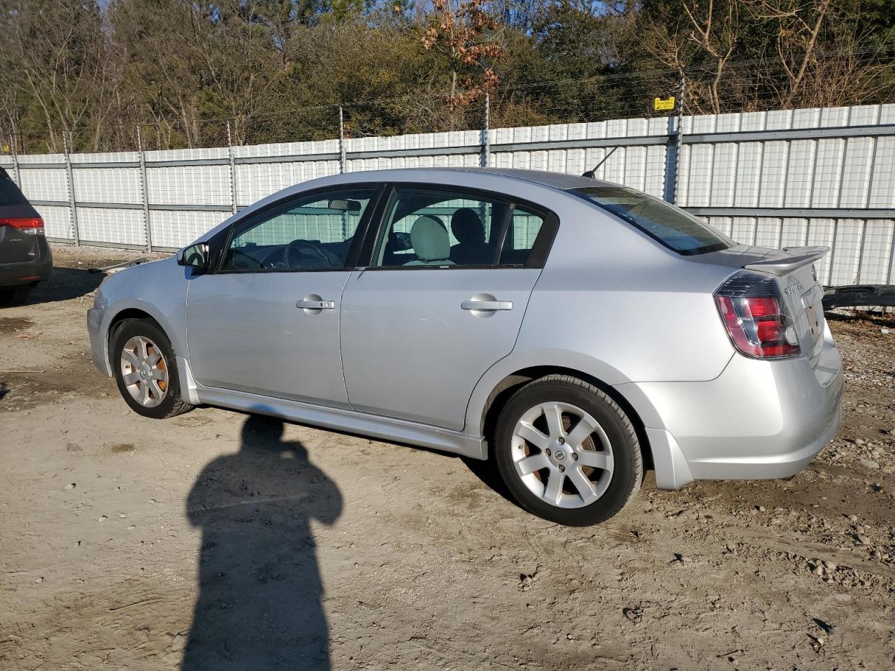 2010 Nissan Sentra - Image 2
