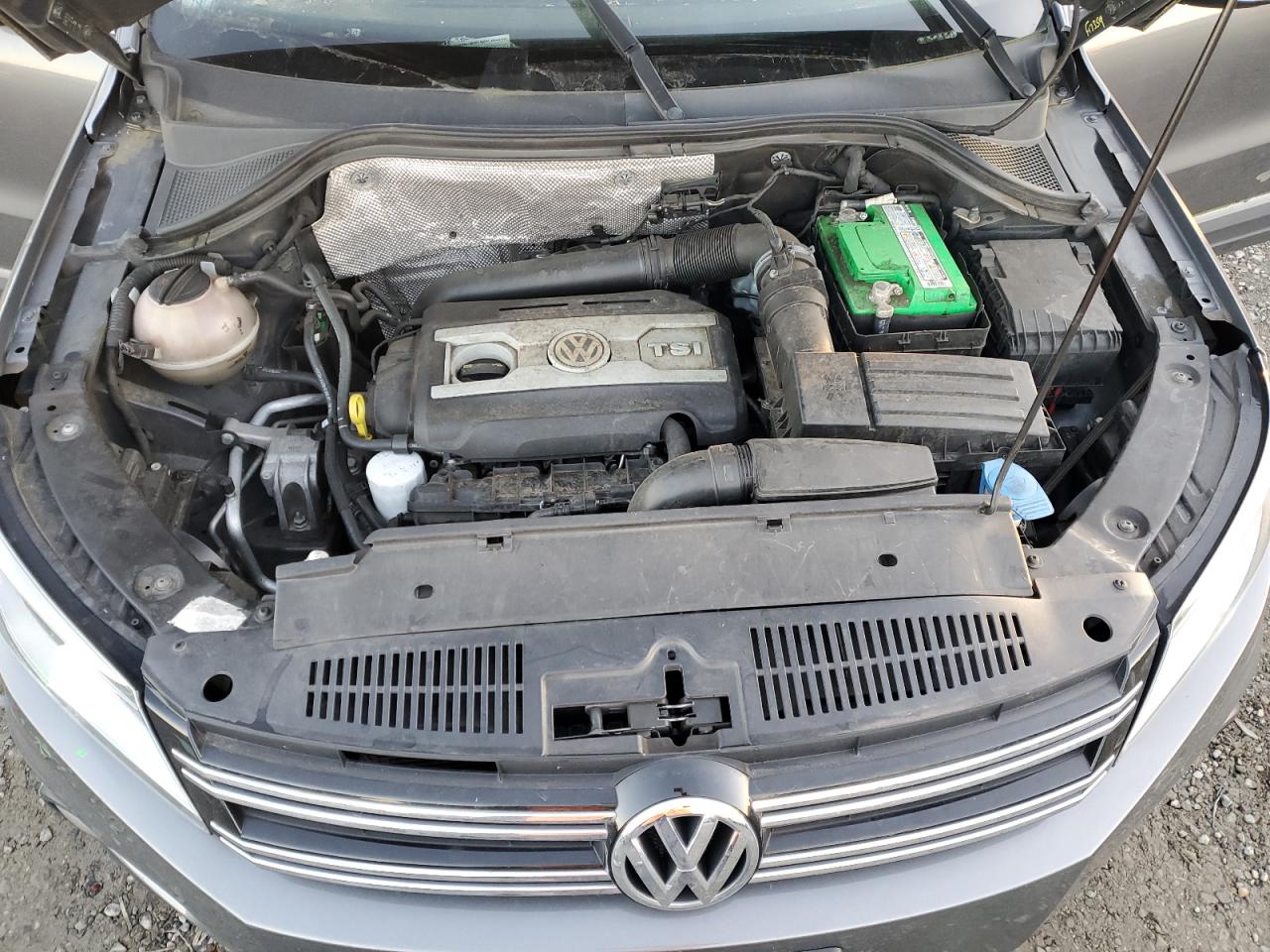2015 Volkswagen Tiguan - Image 12